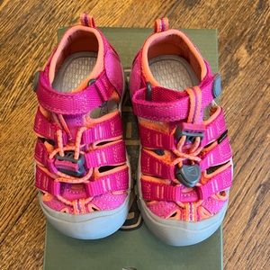 Brand New, Never Worn Keen Newport H2 Water Sandal